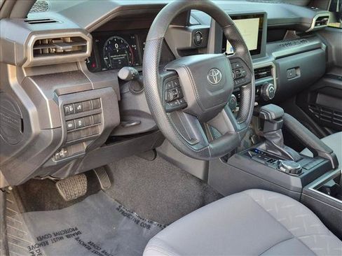 Certified 2025 Toyota Tacoma SR5 AWD/4WD image 9