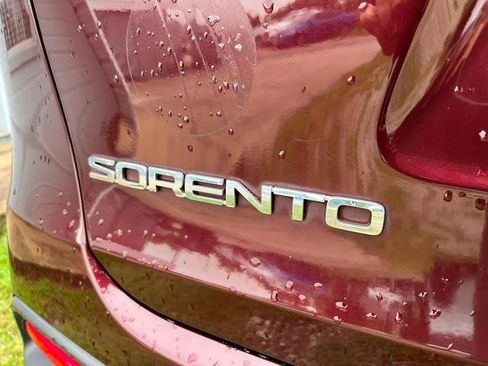 Used 2017 Kia Sorento FWD w/ LX Convenience Package image 11
