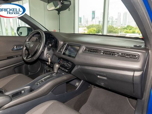 Certified 2021 Honda HR-V Sport image 17