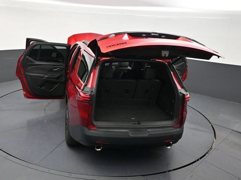 Used 2022 Chevrolet Traverse RS FWD image 34