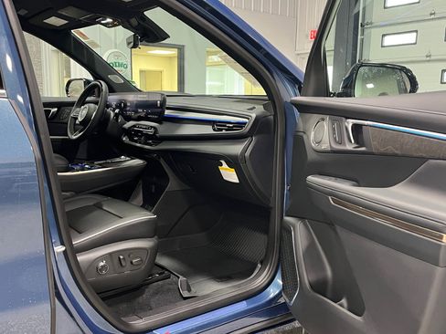 New 2026 Buick Enclave Avenir w/ Super Cruise Package image 9