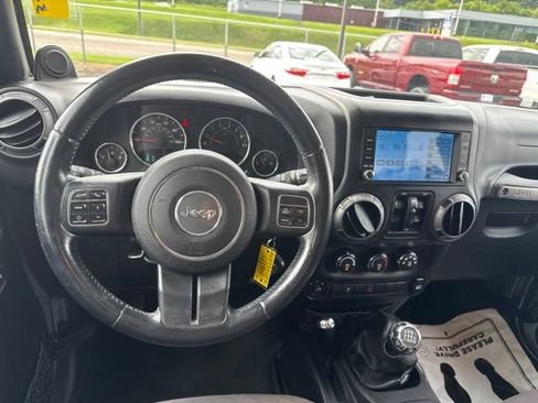 Used 2014 Jeep Wrangler Unlimited Sport w/ Quick Order Package 23S AWD/4WD image 14