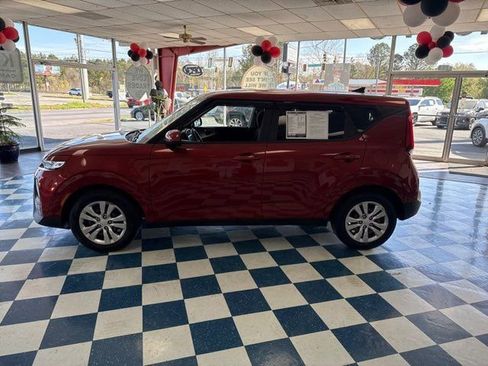 Used 2021 Kia Soul LX image 4