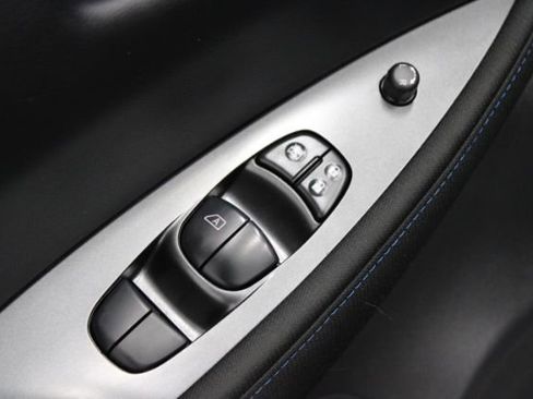 Used 2024 Nissan Leaf S image 11