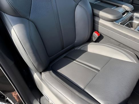 New 2026 Jeep Grand Wagoneer Limited AWD/4WD image 17