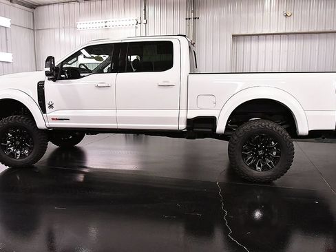 New 2026 Ford F250 Lariat w/ Black Appearance Package AWD/4WD image 4