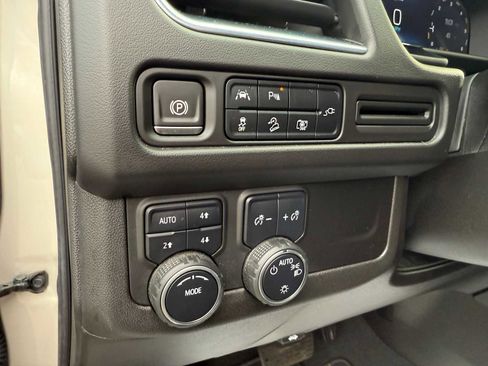 Used 2022 Chevrolet Tahoe Z71 w/ Luxury Package image 16