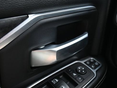 Used 2024 RAM 2500 Big Horn AWD/4WD image 40