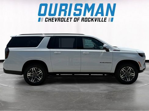 New 2026 Chevrolet Suburban Z71 w/ Z71 Off-Road Package AWD/4WD image 6