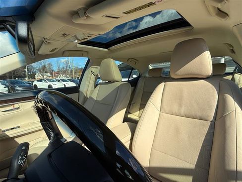 Used 2015 Lexus ES 350 w/ Luxury Package image 11