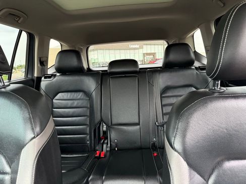 Used 2022 Volkswagen Atlas SEL Premium image 21