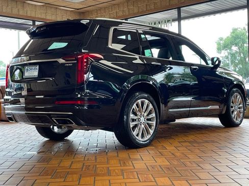 Used 2023 Cadillac XT6 Premium Luxury w/ Technology Package AWD/4WD image 10