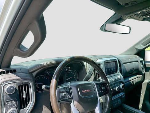 Used 2020 GMC Sierra 1500 SLT RWD image 9