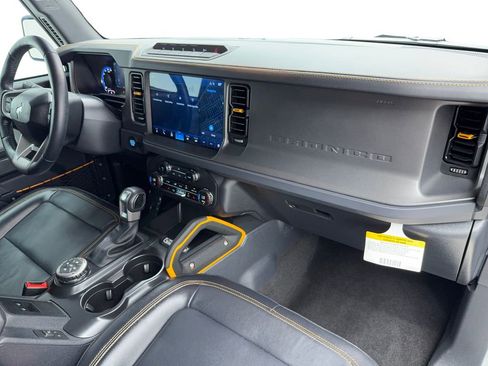 Used 2024 Ford Bronco Badlands image 40