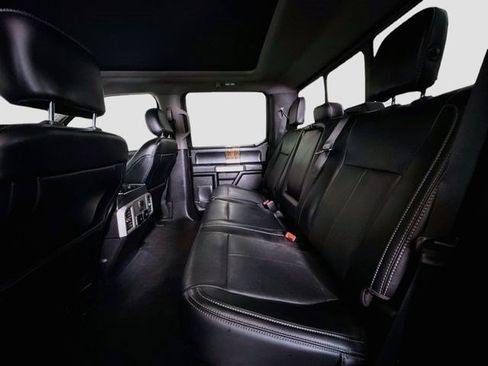 Used 2019 Ford F150 Lariat w/ Equipment Group 502A Luxury AWD/4WD image 25