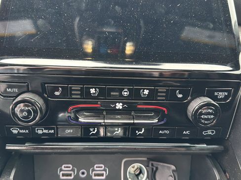 Used 2024 Jeep Grand Cherokee L Limited w/ Luxury Tech Group II AWD/4WD image 16