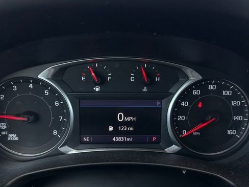 Used 2022 GMC Terrain SLT image 14