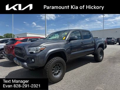 Used 2017 Toyota Tacoma TRD Sport w/ Tow Package (A/T)