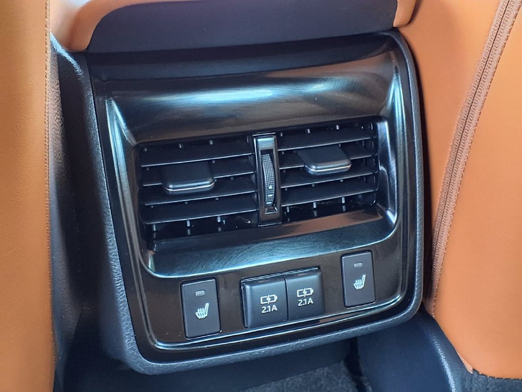 Certified 2019 Toyota Avalon Limited w/ Advanced Safety Package FWD image 10