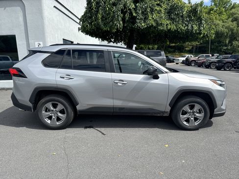 Used 2025 Toyota RAV4 LE AWD/4WD image 2