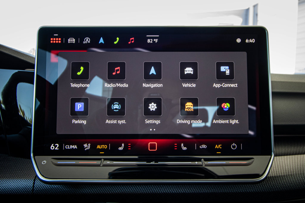 New 2026 Volkswagen GTI SE FWD image 45