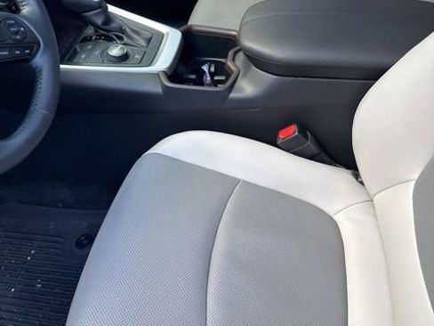 Used 2022 Toyota RAV4 Limited w/ Limited Grade Weather Package image 5