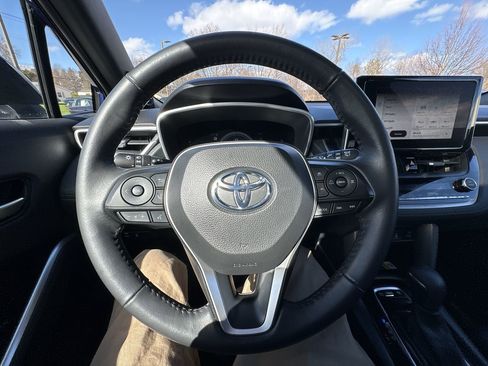 Used 2023 Toyota Corolla Cross XSE w/ Convenience Package image 15