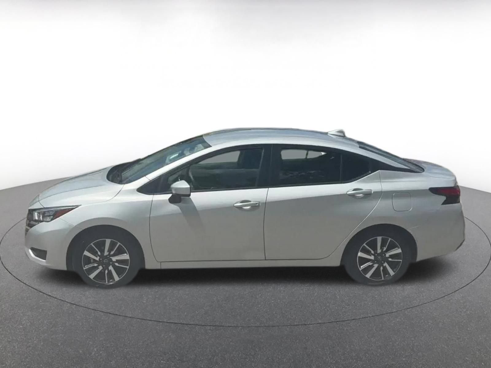 Used 2025 Nissan Versa SV FWD image 8