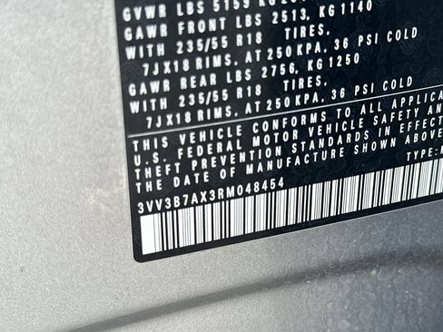 Certified 2024 Volkswagen Tiguan SE FWD image 29