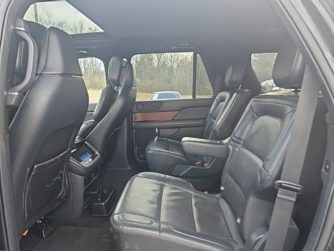 Used 2023 Lincoln Navigator Reserve image 15