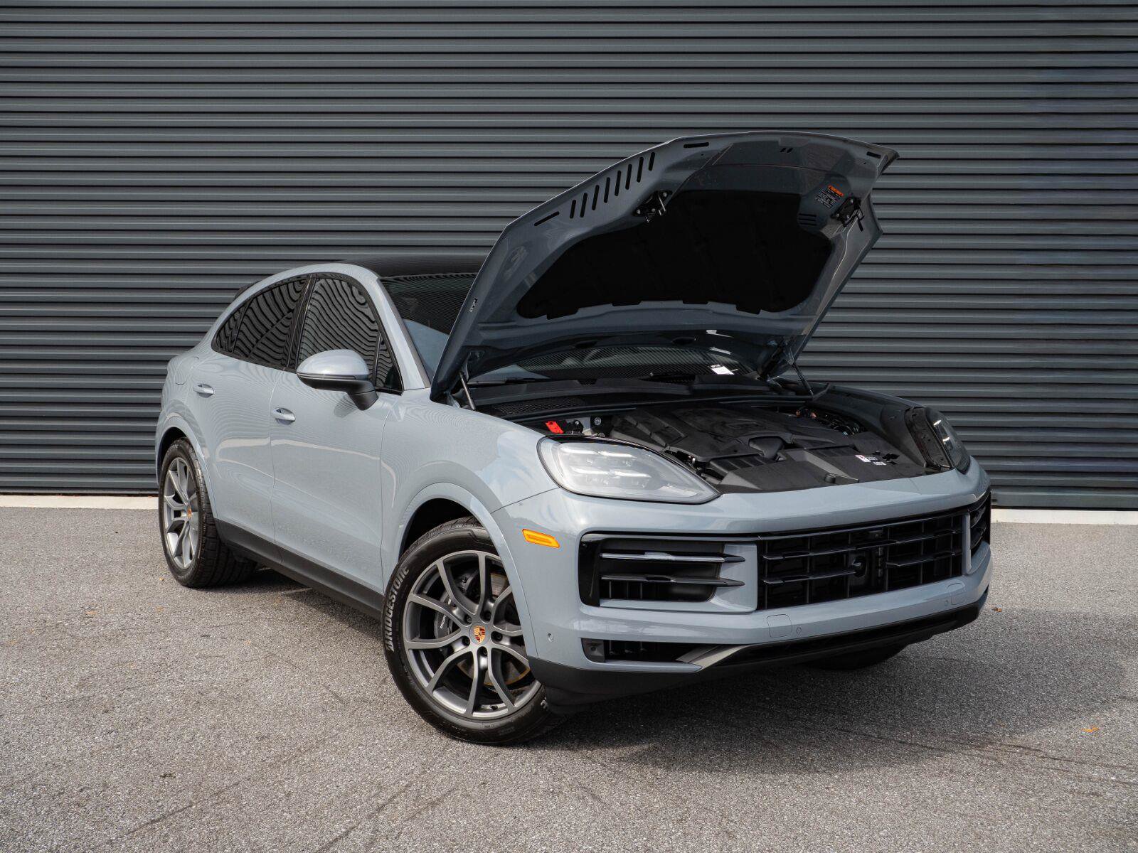 Used 2026 Porsche Cayenne Coupe AWD/4WD image 34