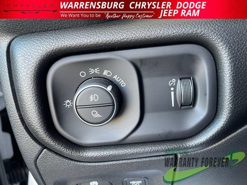 New 2026 RAM 1500 Express AWD/4WD image 19