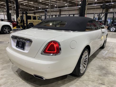 Used 2021 Rolls-Royce Dawn RWD image 18