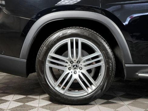 Certified 2023 Mercedes-Benz GLS 450 4MATIC image 11