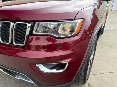 Used 2018 Jeep Grand Cherokee Limited AWD/4WD image 9