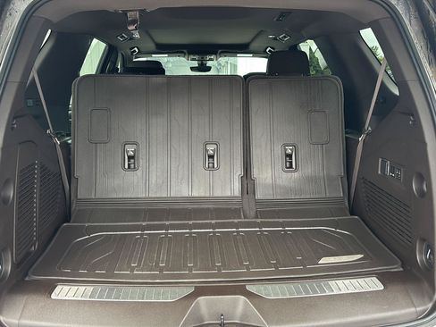 Used 2021 GMC Yukon Denali w/ Denali Premium Package AWD/4WD image 23