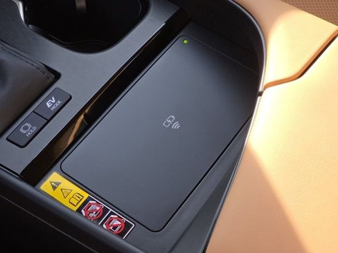 Certified 2025 Lexus ES 300h w/ Premium Package image 15