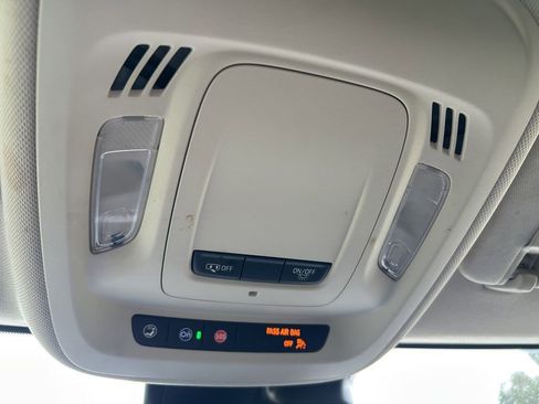 Used 2023 Buick Envision Essence image 32