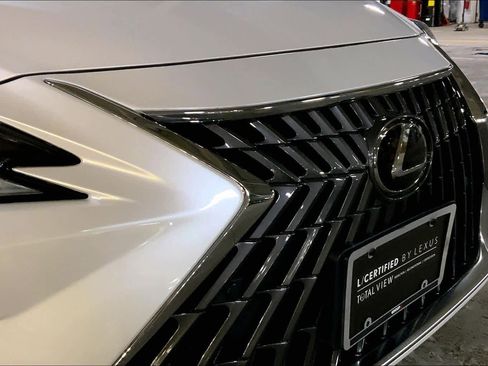 Certified 2022 Lexus ES 350 w/ Premium Package image 29