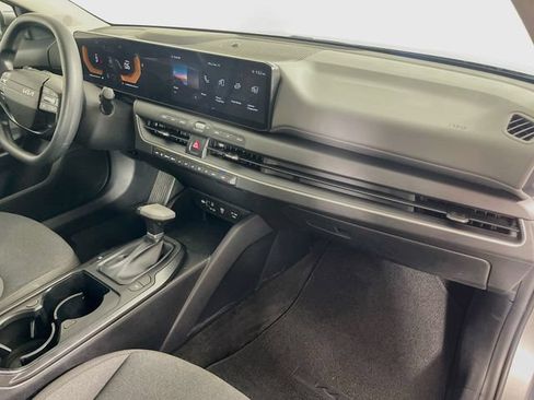 Used 2025 Kia K4 FWD image 28
