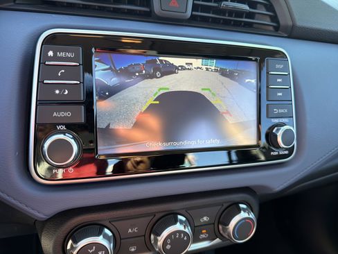 Used 2023 Nissan Versa SV image 7