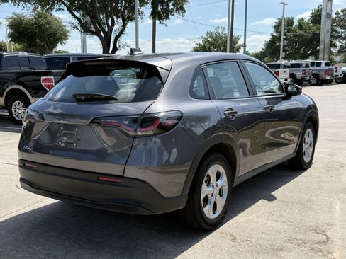 Used 2025 Honda HR-V LX image 8