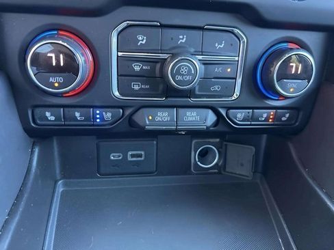 Used 2021 Chevrolet Tahoe Premier image 17