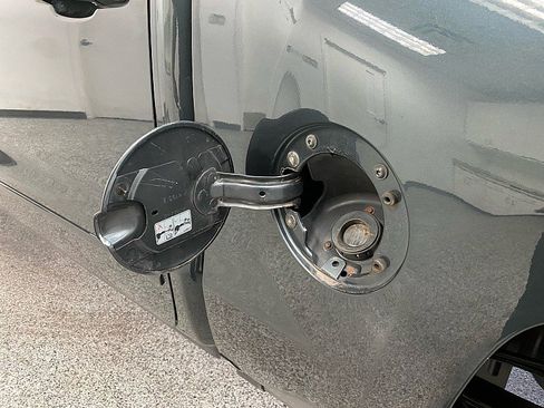 Used 2018 Chevrolet Silverado 1500 LT w/ All Star Edition image 27