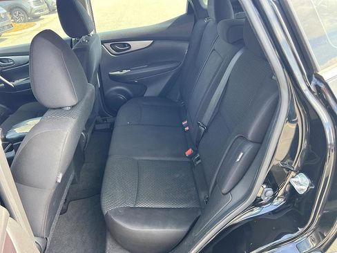 Used 2020 Nissan Rogue Sport S image 14