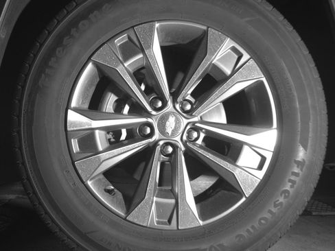 Used 2025 Chevrolet Equinox LT FWD image 12