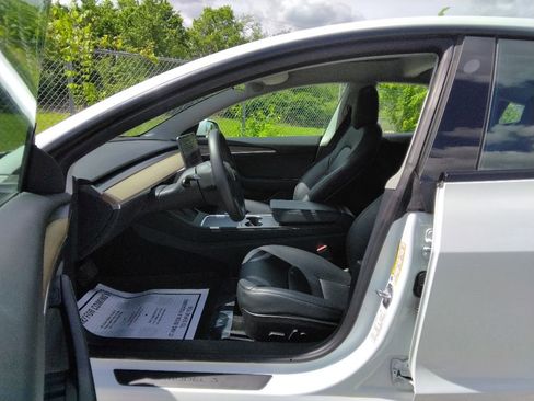 Used 2022 Tesla Model 3 RWD image 9