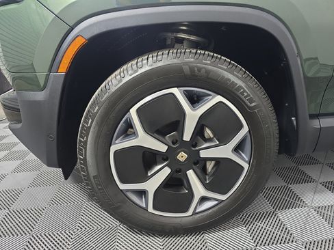 Used 2024 Rivian R1S Adventure AWD/4WD image 9