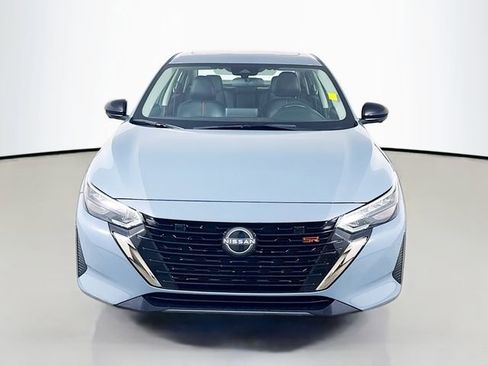 Used 2025 Nissan Sentra SR w/ SR Premium Package FWD image 2