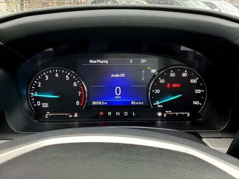 Used 2023 Ford Explorer XLT image 12